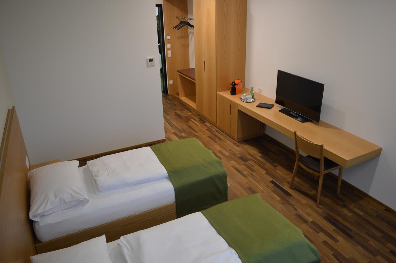 费尔德基希商务汽车旅馆 外观 照片